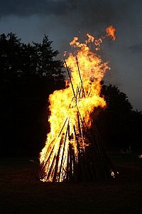 Mittsommer_Feuer_200x300px